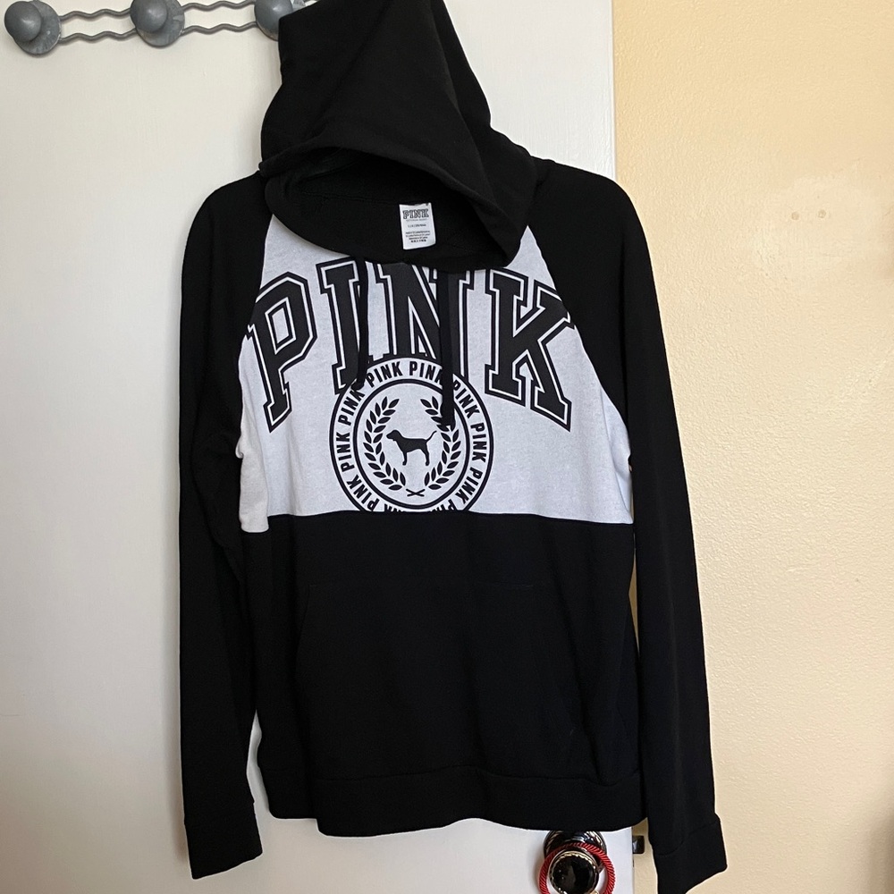🩷VS Pink vintage varsity pullover hoodie sz L EUC